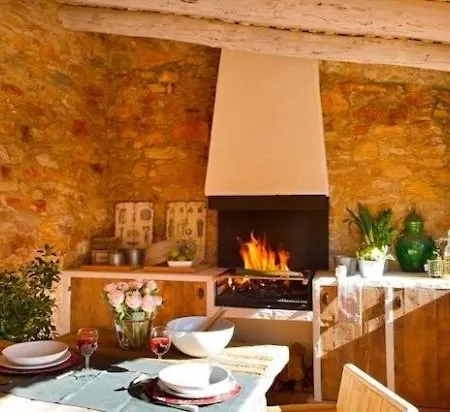 Sleeps 10 Pool Wifi * Begur